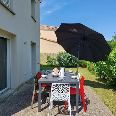 Holiday home Superbe Maison Quartier Calme *